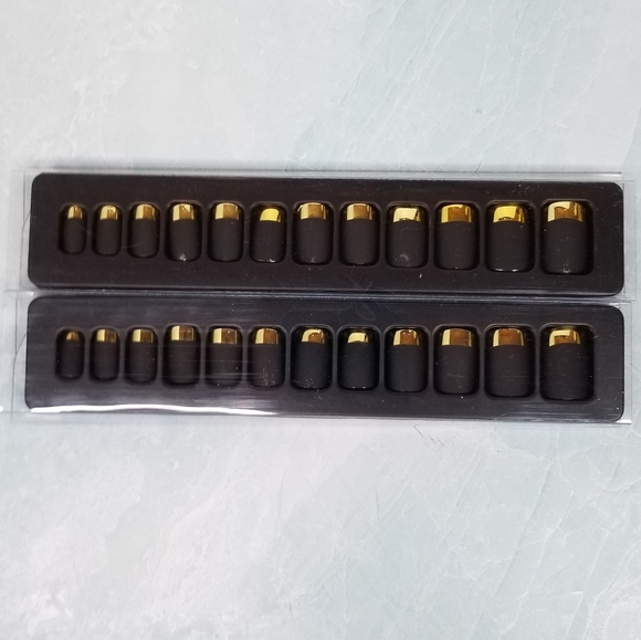 BNIB MAC Ruffian Demilune Manicure - Picture 2 of 4